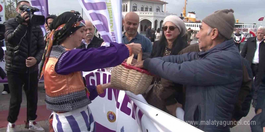 Kadıköy’de Ordu Günleri tanıtımında tonlarca fındık dağıtıldı