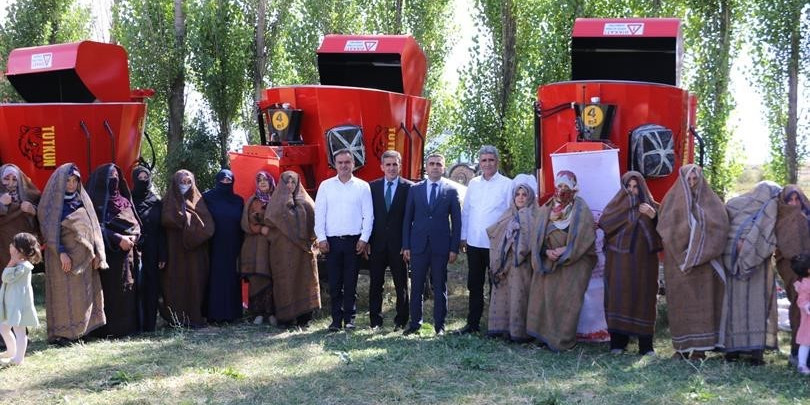 Kadın çiftçiler makine ve ekipman desteği