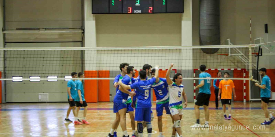 Kadın ve erkek voleybolda bölgesel lig şampiyonu SUBÜ oldu