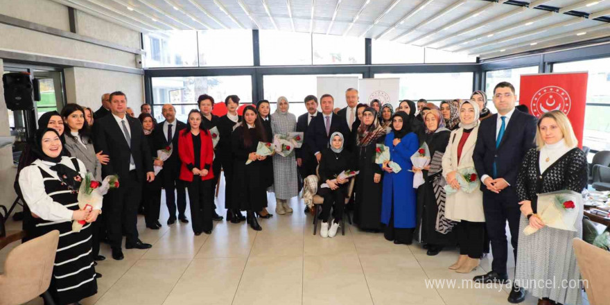 'Kadına Yönelik Şiddetle Mücadele Günü' münasebetiyle program düzenlendi