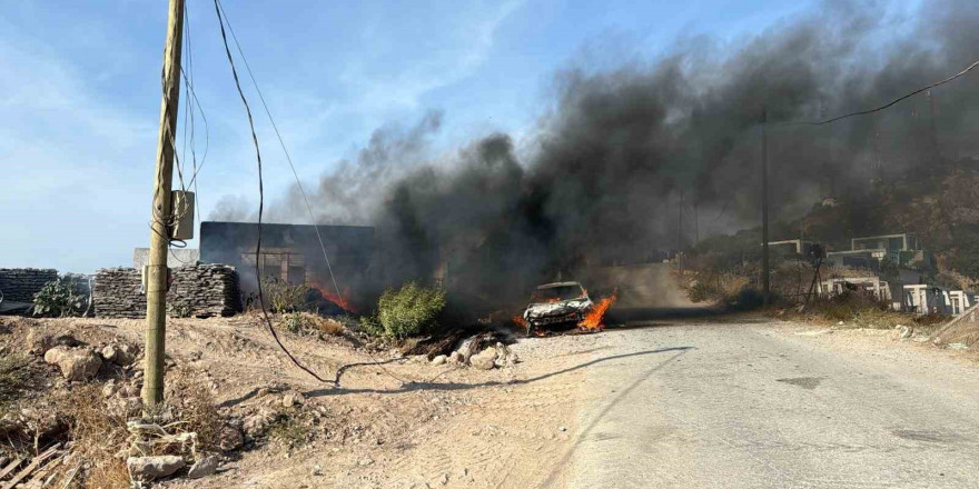 Kağıtları yakarken otomobili yaktılar