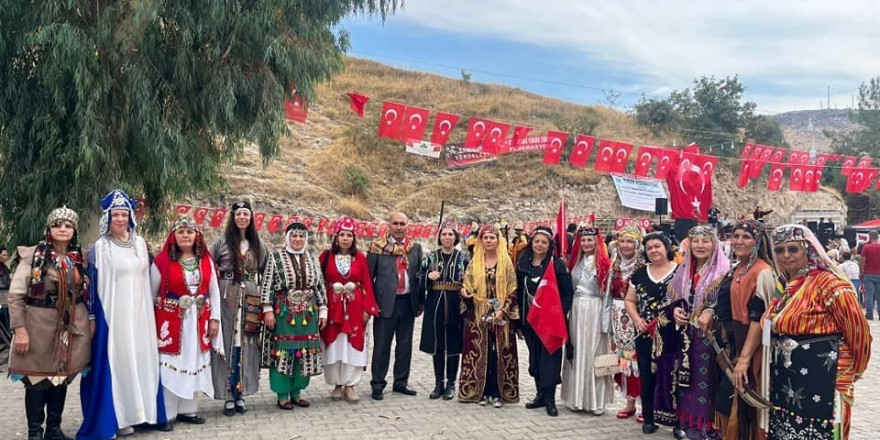 ‘Kahraman Türk Kadınları’ tiyatro gösterisi Urfa’da yoğun ilgi gördü