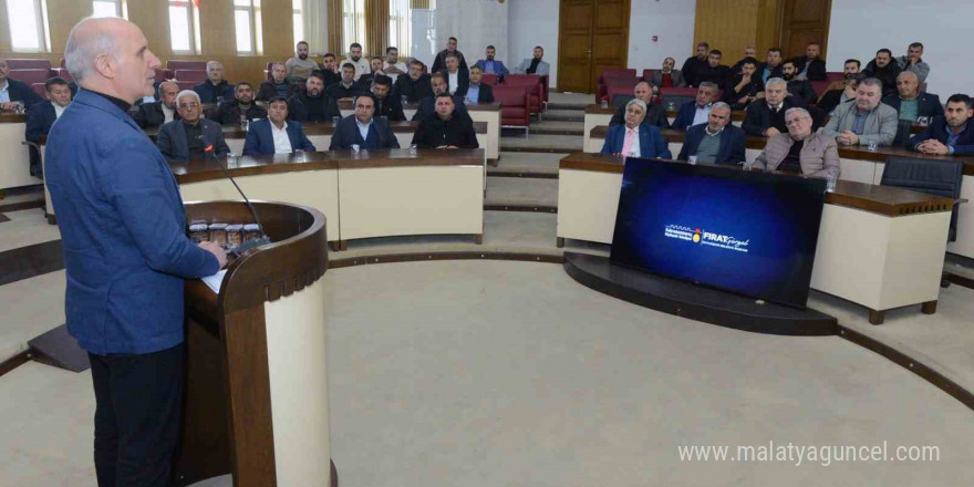 Kahramanmaraş Büyükşehir Belediyesinin zararlılarla mücadelesini sürdürüyor