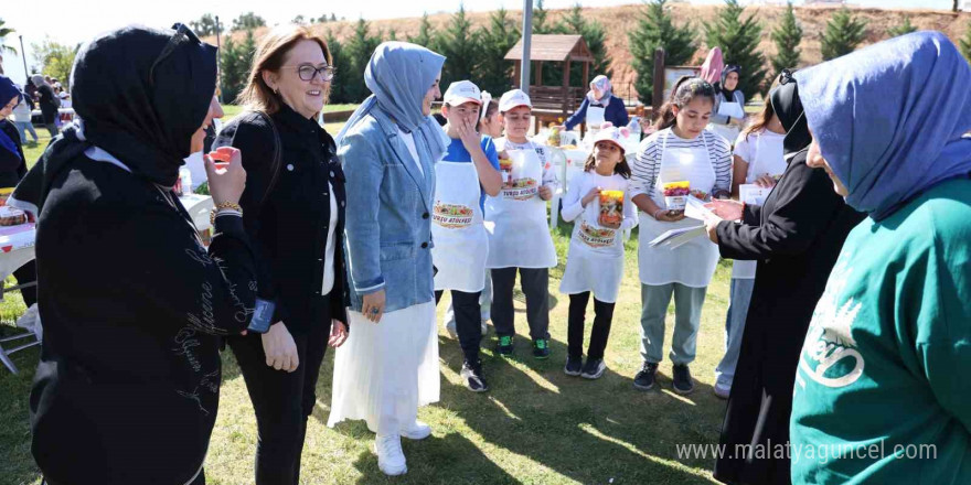 Kahramanmaraş’ta açık havada turşu atölyesi