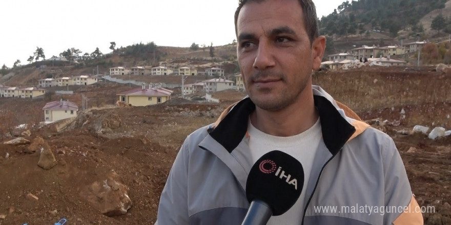 Kahramanmaraş’ta dev kayaların tahrip ettiği köyde deprem konutları yükseliyor