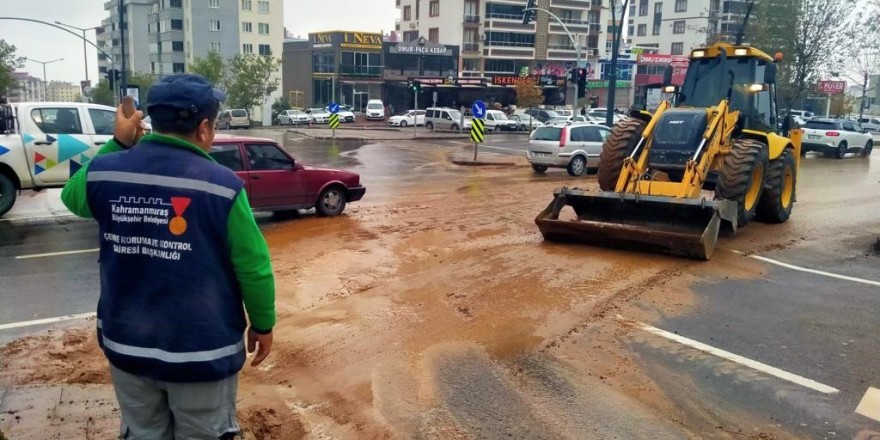 Kahramanmaraş’ta ekiplerin sağanak yağış nöbeti