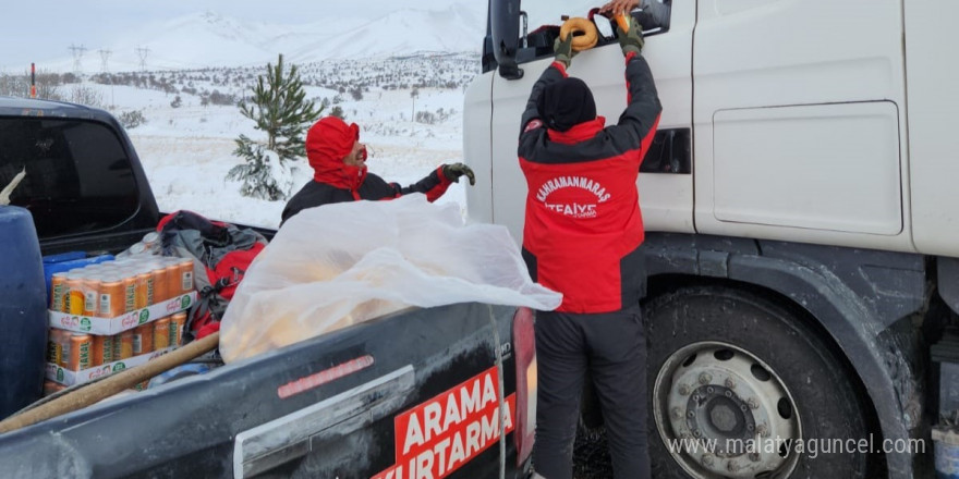 Kahramanmaraş’ta itfaiyesinden yolda kalan araçlara yakıt desteği