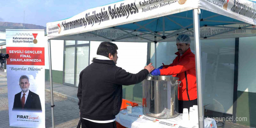 Kahramanmaraş’ta öğrencilere sıcak çorba ikramı