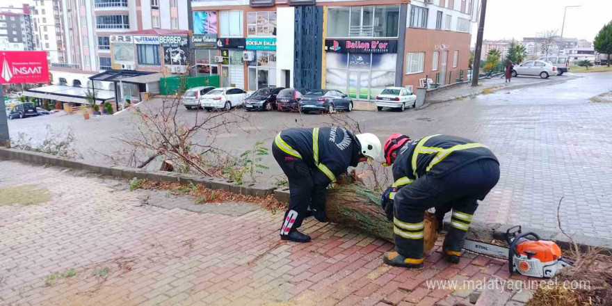 Kahramanmaraş’ta sağanak ve kar yağışı etkili oldu