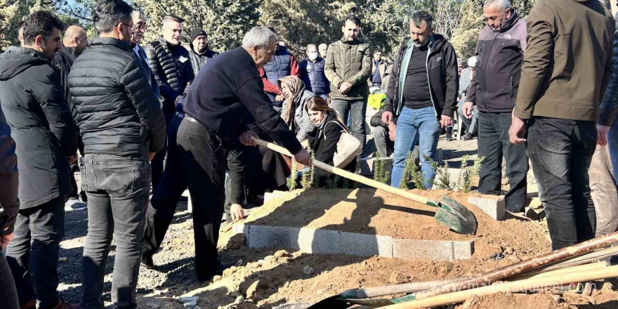 Kalp krizi geçiren polis memuru hayatını kaybetti