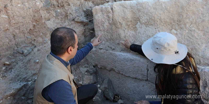 Kapadokya’da 2 bin 200 yıllık parmak izi bulundu