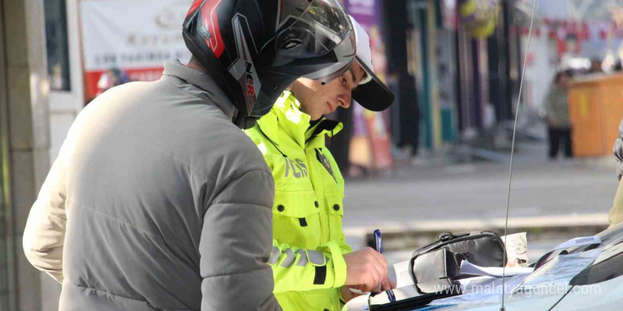 Kapalı caddeye motosikletle girenlere ceza yağdı