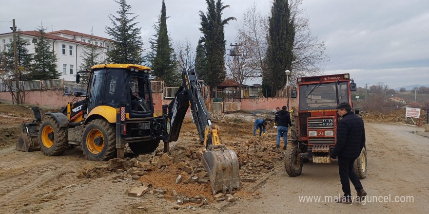 Kapalı durak çalışmalarını yakından inceledi