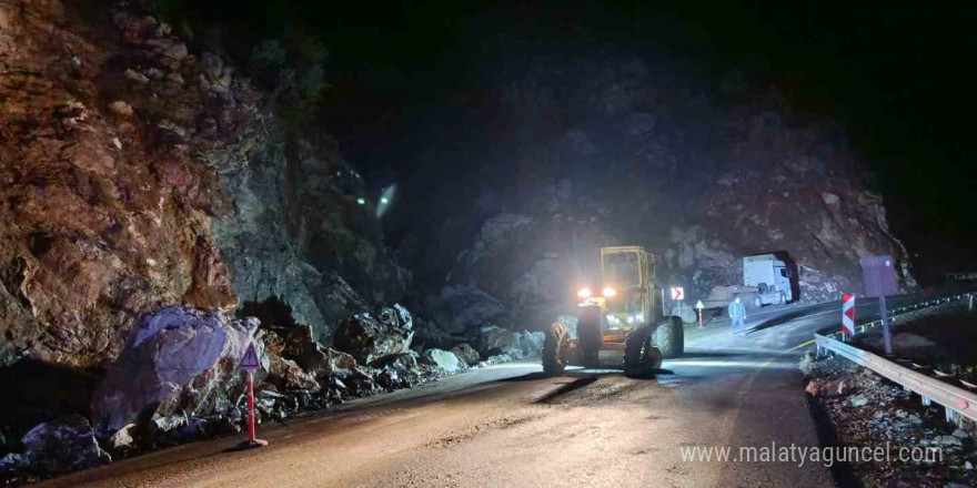 Kapuzbaşı Yolu’ndaki heyelana Büyükşehir’den hızlı müdahale