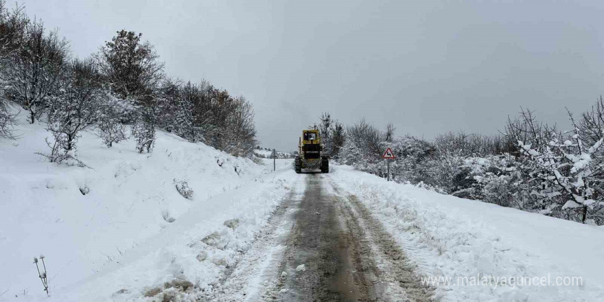 Kar sonrası kapanan tüm köy yolları ulaşıma açıldı