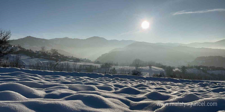 Kar ve sisin buluştuğu Ilgaz Dağı mest etti