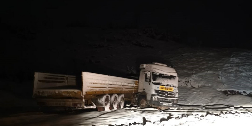 Kar yağışı nedeniyle Eruh-Şırnak yolu ulaşıma kapandı