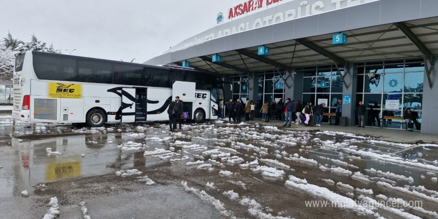 Kar yağışı, şehirlerarası otobüs seferlerini aksattı