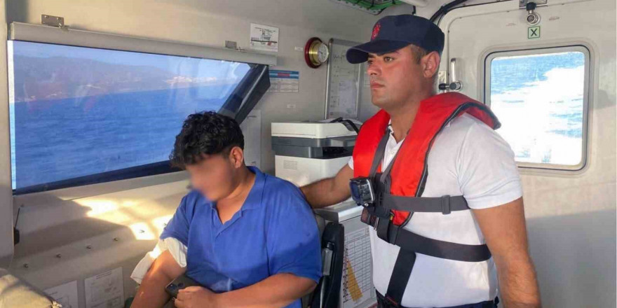 Karaada’da yaralanan vatandaş Sahil Güvenlik ekiplerince tahliye edildi