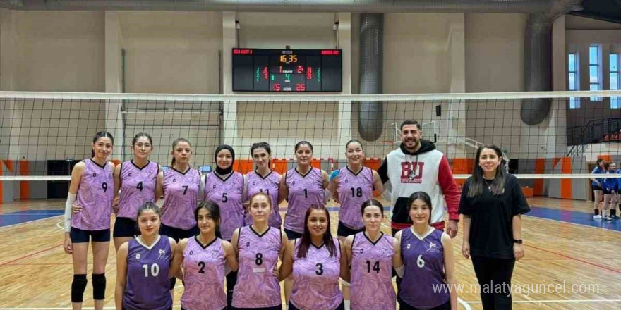 Karabük Üniversitesi voleybol takımları lige galibiyetle başladı