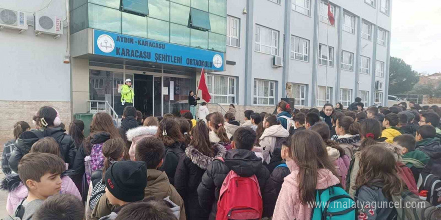 Karacasu’da öğrencilere trafik güvenliği eğitimi