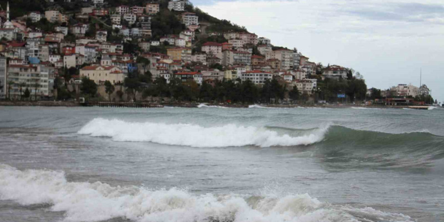 Karadeniz hırçınlaştı