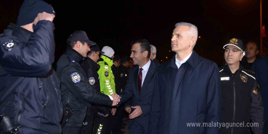 Karaman Valisi Çiçekli, yeni yıla kurumları ziyaret ederek girdi