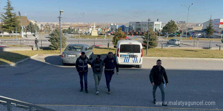 Karaman’da hırsız girdiği iş yerinin kameralarını da çaldı