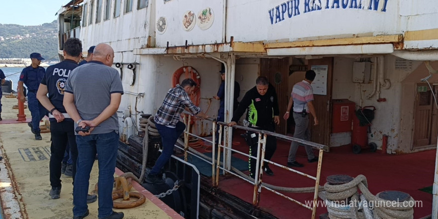 Karaya oturan vapur restoran, nefesleri kesen operasyonla kurtarıldı