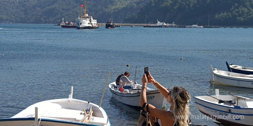 Karaya oturan vapur restoran, nefesleri kesen operasyonla kurtarıldı