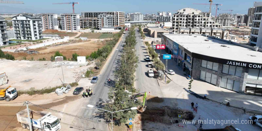 Kardeş Kentler Caddesi’nde kazalara neden olan kurp düzeltiliyor