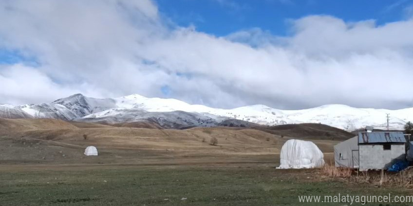 Karlıova’nın yüksek kesimleri beyaza büründü