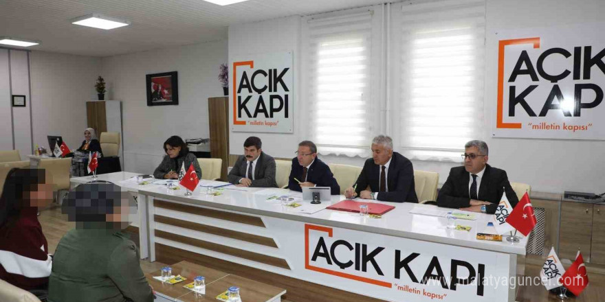 Kars Valisi Ziya Polat, Açık Kapı’da vatandaşları dinledi