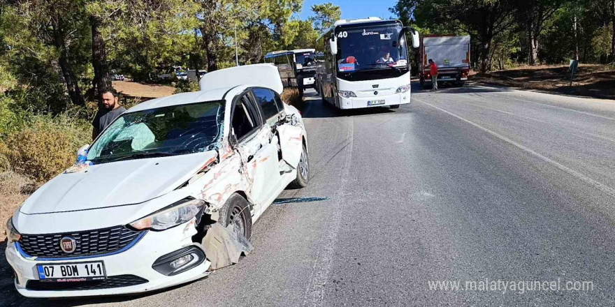 Karşı şeride geçen otomobil kamyona çarptı: 2 yaralı