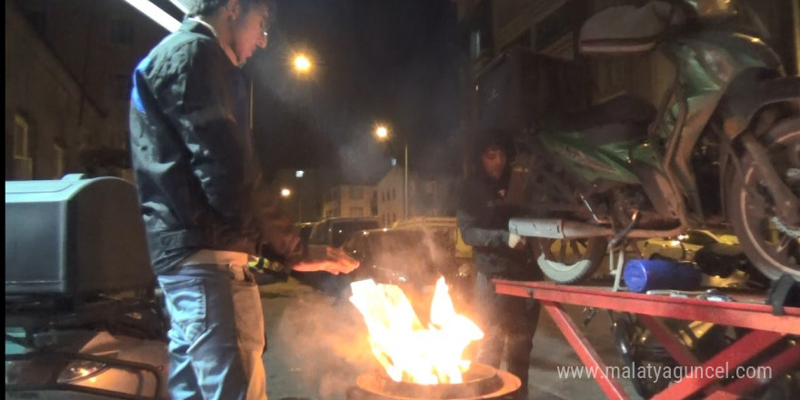 Kars’ta araçlara battaniyeli soğuk önlemi