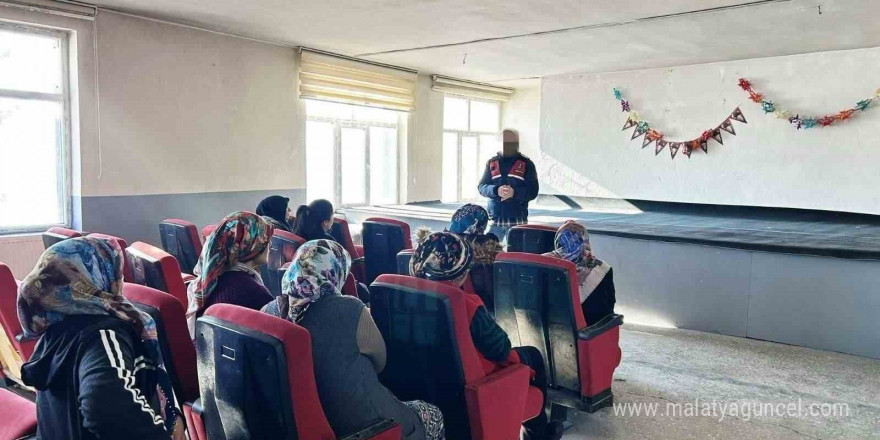 Kars’ta “En İyi Narkotik Polisi Anne” eğitimleri devam ediyor