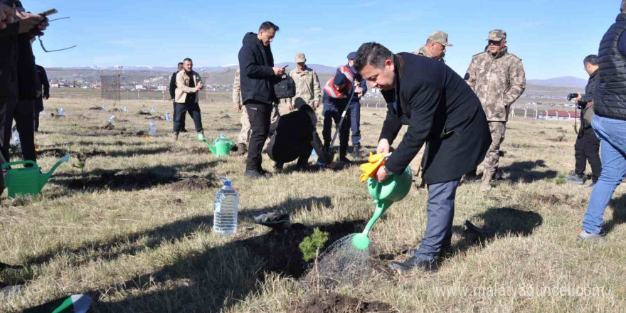 Kars’ta fidanlar toprakla buluştu