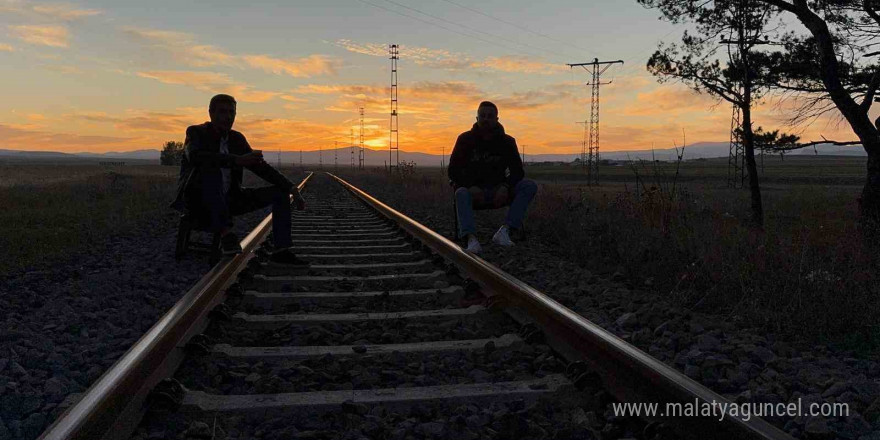 Kars’ta gün batımı kartpostallık görüntüler ortaya çıkardı