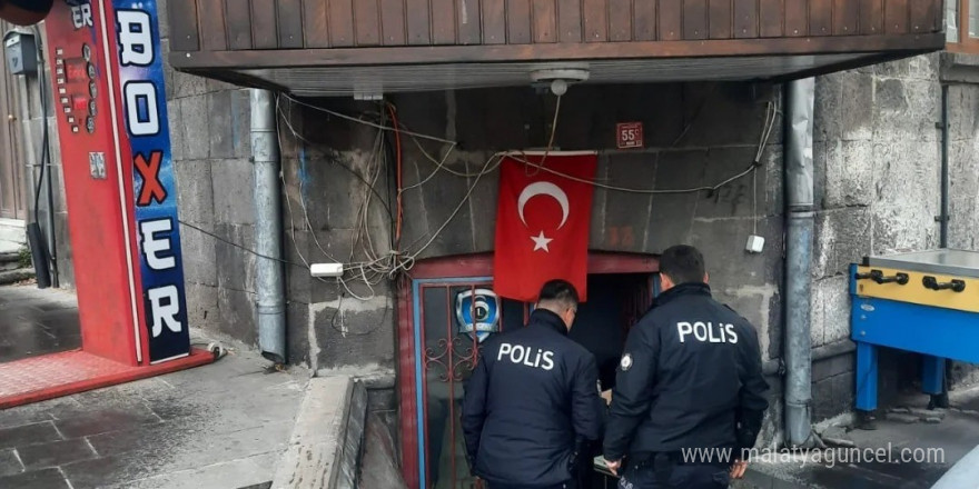 Kars’ta okullar bölgesinde polis denetimleri devam ediyor