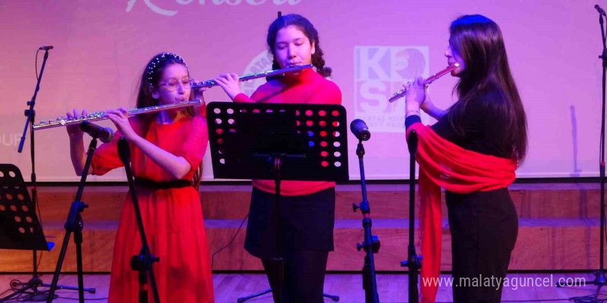 Kartal Belediyesi Sanat Akademisi öğrencilerinden yılsonu konseri