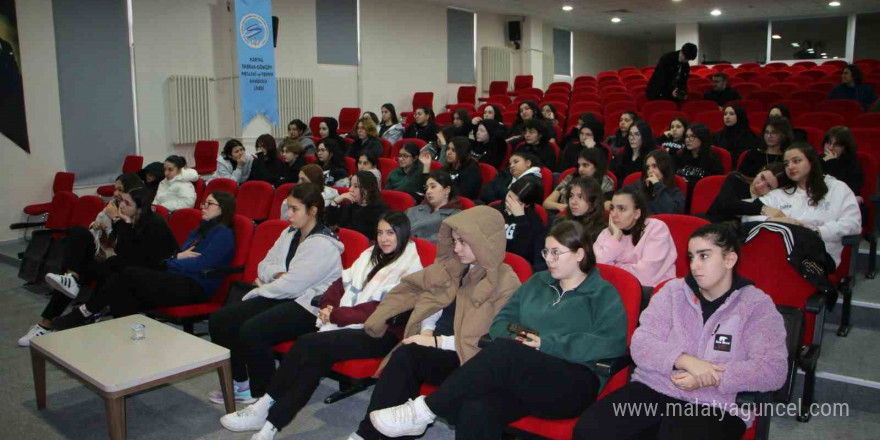 Kartal Belediyesi’nden lise öğrencilerine ilk yardım eğitimi