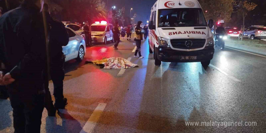 Kartal’da hızını alamayan otomobil yayaya çarptı: 1 ölü