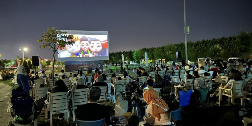 Kartepe’de çocuklar sinema keyfi yaşadı