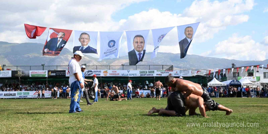 Kaş Güreşleri’nin Başpehlivanı İsmail Balaban oldu