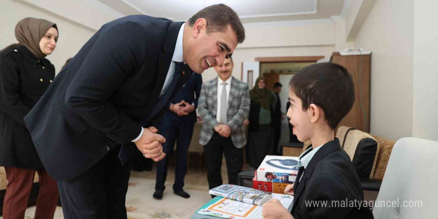 Kas hastası miniğin karnesi evine gitti