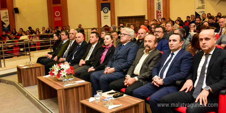 Kastamonu Üniversitesi Rektörü Topal: “Gençlerimizi modern, popüler kültürün insafına terk edemeyiz”