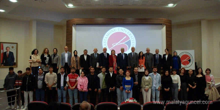 Kastamonu Üniversitesi’nde Cumhuriyet konuşuldu