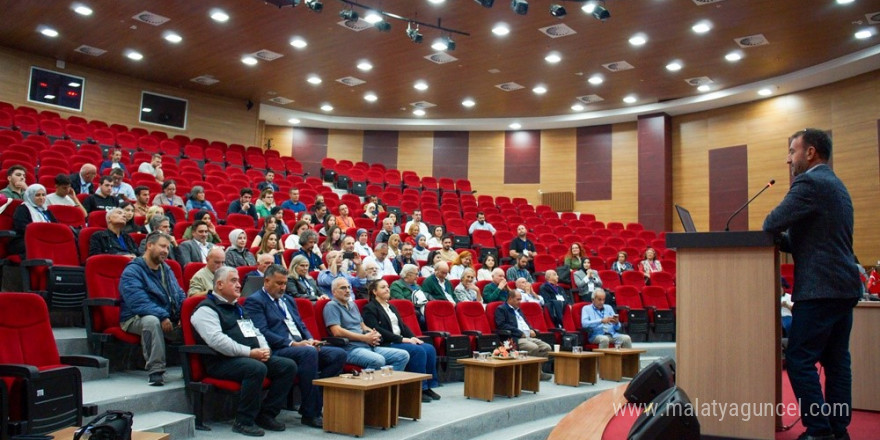 Kastamonu Üniversitesi’nde Türkiye’nin zengin bitki örtüsü konuşuldu