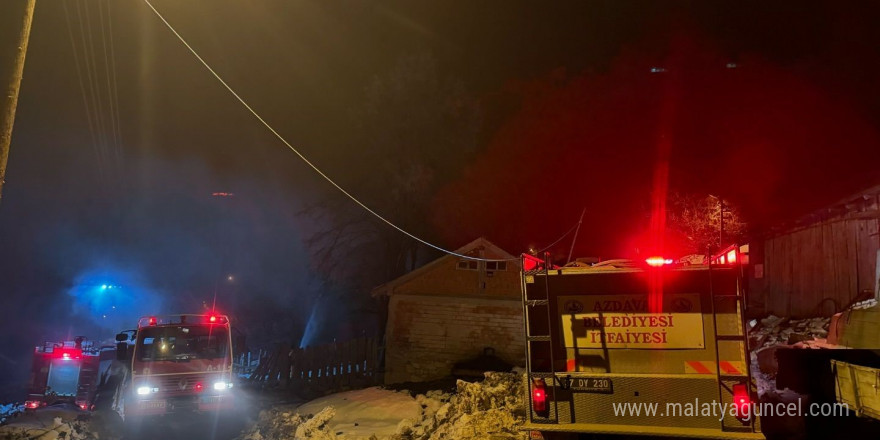 Kastamonu’da alevlere teslim olan ev kullanılmaz hale geldi