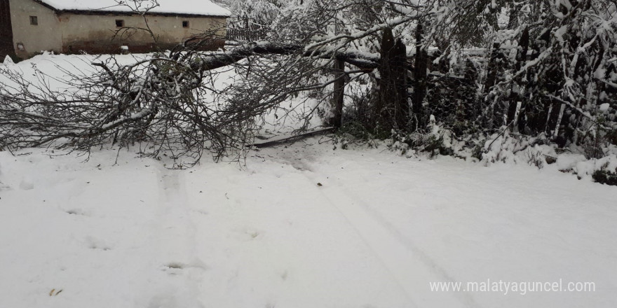 Kastamonu’da ekiplerin karla mücadelesi erken başladı